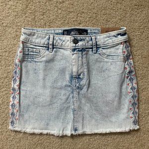 NWOT Hollister | 00 Jean Skirt with tribal detail
